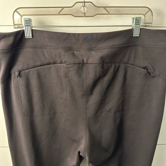 Athleta black pintuck pull on woman’s athleisure pant. 16T - Picture 8 of 11